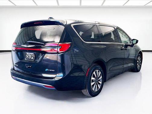 2022 Chrysler Pacifica Hybrid Touring L