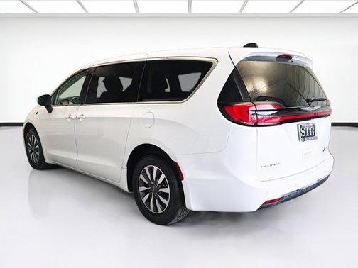Bright White Clearcoat 2023 Chrysler Pacifica Hybrid Touring L