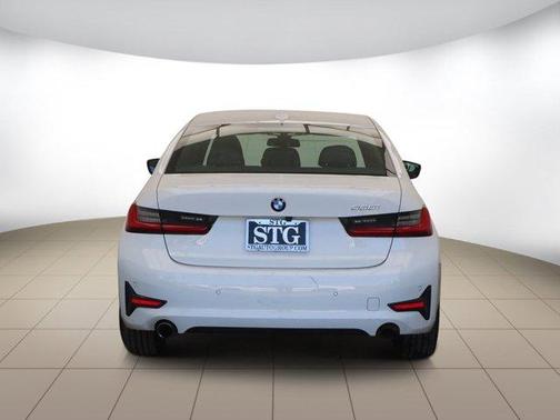 Photo 5 of 32 of 2020 BMW 330 i