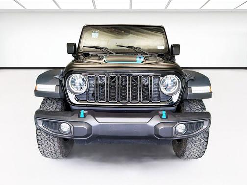 Black Clearcoat 2024 Jeep Wrangler 4xe Rubicon