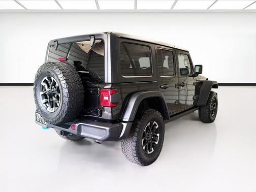 Black Clearcoat 2024 Jeep Wrangler 4xe Rubicon