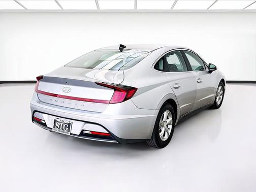 Shimmering Silver Pearl 2021 Hyundai SONATA SE