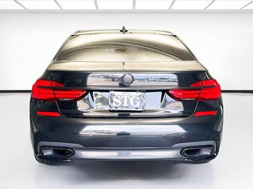 2016 BMW 740 740i