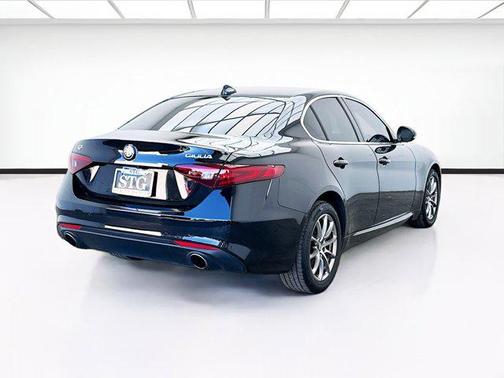 2019 Alfa Romeo Giulia Base