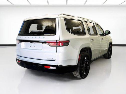 2023 Jeep Wagoneer Series III 4x4