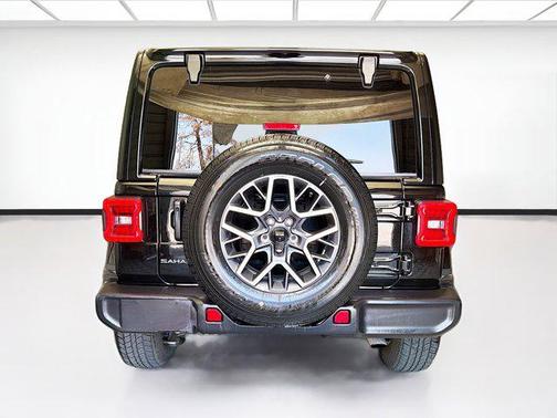 Black Clearcoat 2025 Jeep Wrangler 4-Door Sahara 4x4