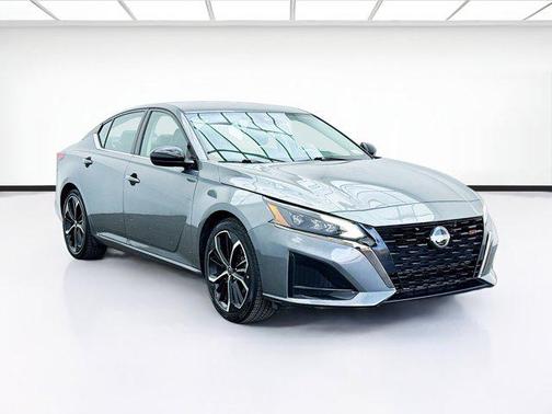 2023 Nissan Altima SR FWD
