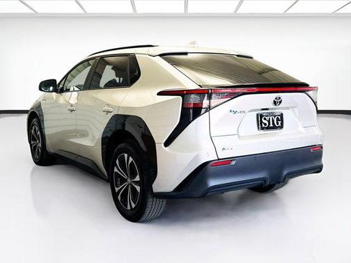 2024 Toyota bZ4X XLE