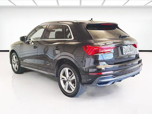 Mythos Black Metallic 2023 Audi Q3 Premium 45 TFSI S line quattro Tiptronic
