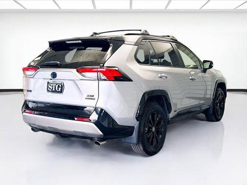 2023 Toyota RAV4 Hybrid SE