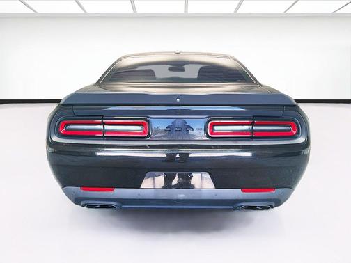 Pitch Black Clearcoat 2022 Dodge Challenger R/T