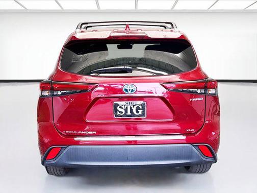 2020 Toyota Highlander Hybrid XLE