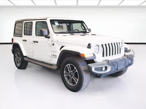 Bright White Clearcoat 2023 Jeep Wrangler 4-Door Sahara 4x4
