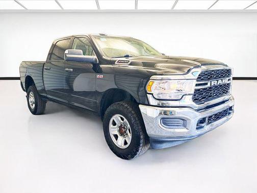 2019 RAM 2500 Tradesman Crew Cab 4x4 6'4' Box