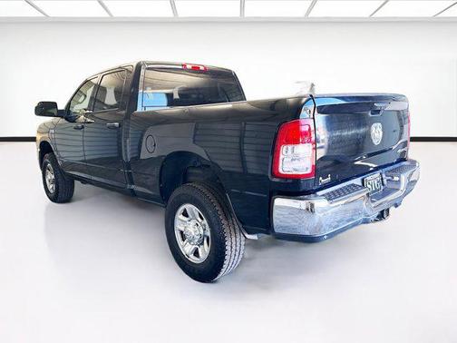 2019 RAM 2500 Tradesman Crew Cab 4x4 6'4' Box
