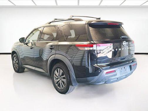 2022 Nissan Pathfinder SV 2WD