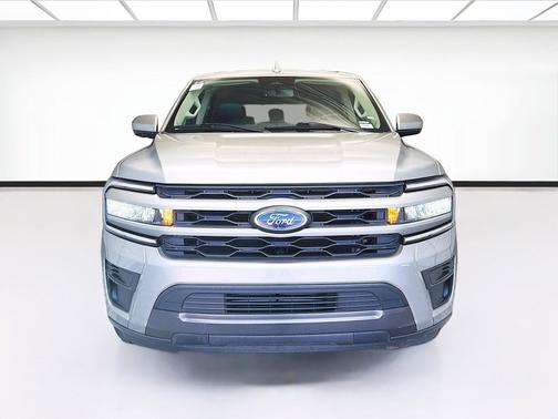 Iconic Silver Metallic 2024 Ford Expedition Max XLT