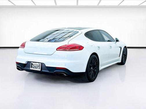 2016 Porsche Panamera Edition