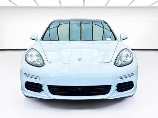 2016 Porsche Panamera Edition