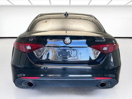 2018 Alfa Romeo Giulia Base