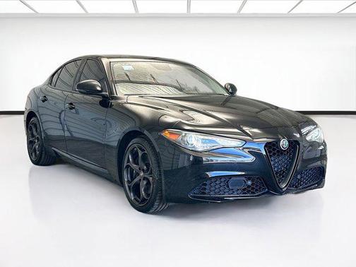 2018 Alfa Romeo Giulia Base