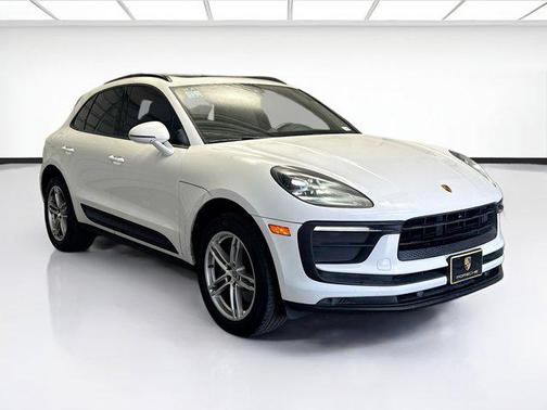 2022 Porsche Macan Base