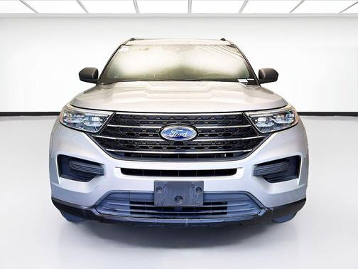 Iconic Silver Metallic 2020 Ford Explorer XLT