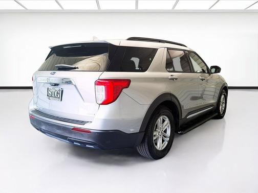 Iconic Silver Metallic 2020 Ford Explorer XLT