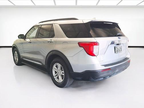 Iconic Silver Metallic 2020 Ford Explorer XLT