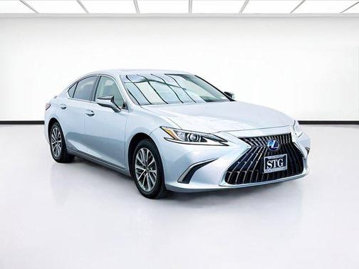 2022 Lexus ES 300h Base