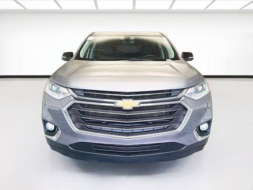 Satin Steel Metallic 2021 Chevrolet Traverse LT Cloth