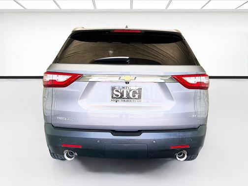 Satin Steel Metallic 2021 Chevrolet Traverse LT Cloth