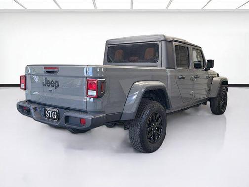 2022 Jeep Gladiator Sport S