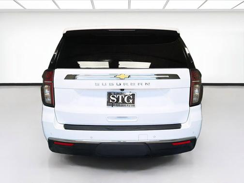 Summit White 2022 Chevrolet Suburban LT