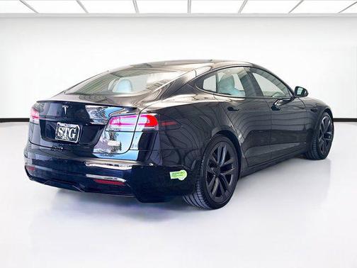 2022 Tesla Model S Plaid