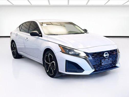 2023 Nissan Altima SR Intelligent AWD