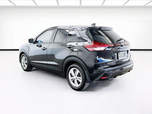 Super Black 2021 Nissan Kicks S