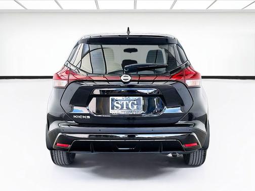 Super Black 2021 Nissan Kicks S