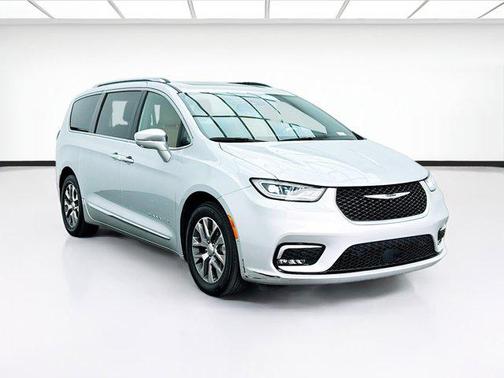 2022 Chrysler Pacifica L