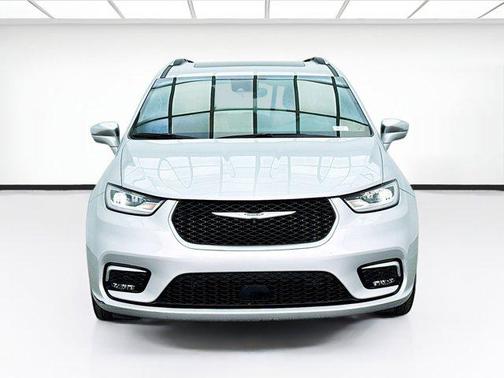 2022 Chrysler Pacifica L