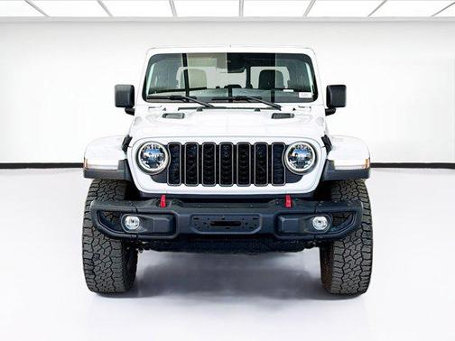 Bright White Clearcoat 2025 Jeep Gladiator Rubicon