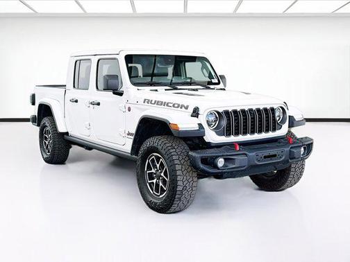Bright White Clearcoat 2025 Jeep Gladiator Rubicon