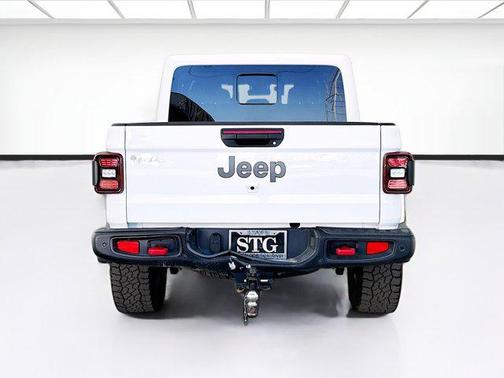 Bright White Clearcoat 2025 Jeep Gladiator Rubicon
