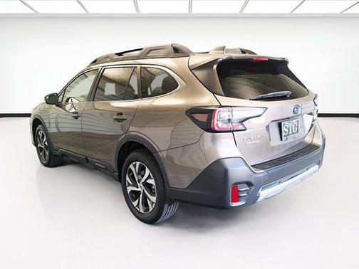 Brilliant Bronze Metallic 2021 Subaru Outback Limited XT