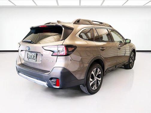 Brilliant Bronze Metallic 2021 Subaru Outback Limited XT