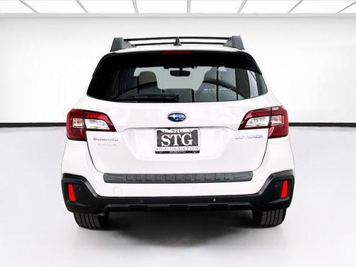 Crystal White Pearl 2019 Subaru Outback 2.5i Limited