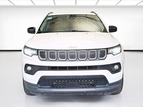 Bright White Clearcoat 2022 Jeep Compass Latitude