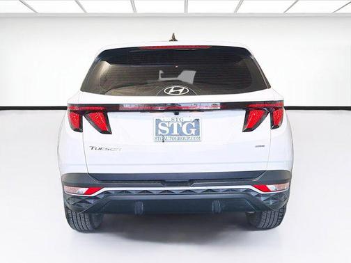 White Pearl 2024 Hyundai TUCSON SE