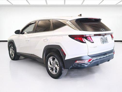 White Pearl 2024 Hyundai TUCSON SE