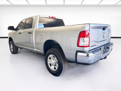 2022 RAM 2500 Big Horn Crew Cab 4x4 6'4' Box